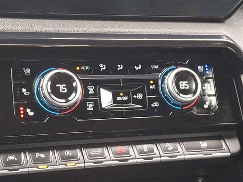 Used 2022 GMC Sierra 1500 AT4 w/ AT4 Premium Package image 16