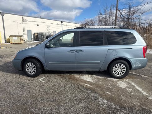 Used 2014 Kia Sedona LX image 5