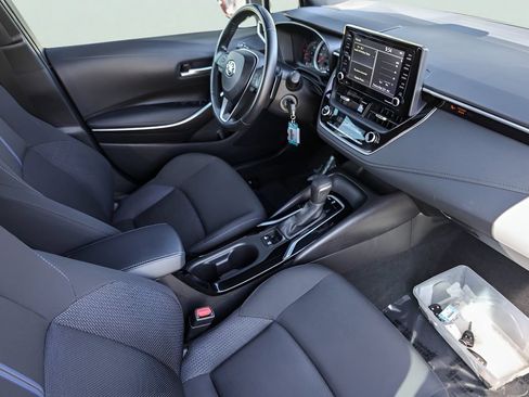 Used 2022 Toyota Corolla SE FWD image 30