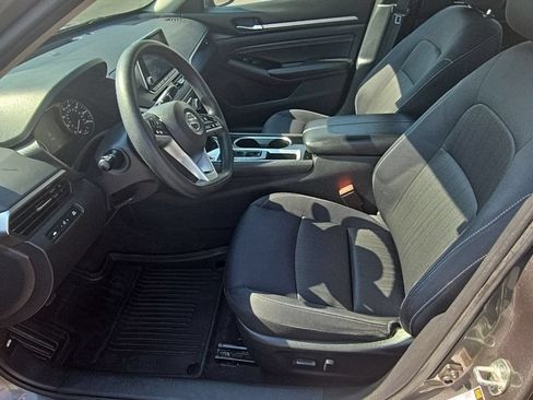 Used 2021 Nissan Altima 2.5 SV FWD image 12