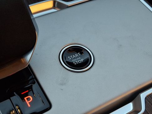 New 2026 Land Rover Range Rover SE image 18