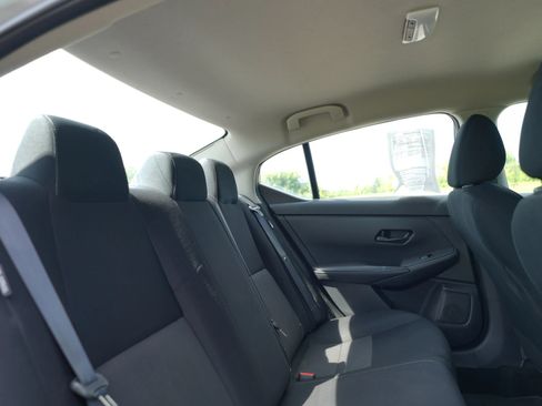 Used 2024 Nissan Sentra SV FWD image 11
