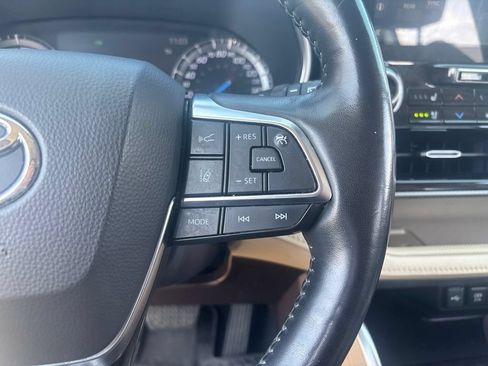 Used 2020 Toyota Highlander Limited AWD/4WD image 14