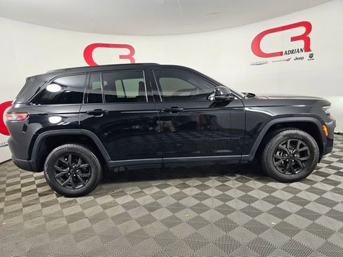 Certified 2024 Jeep Grand Cherokee Altitude image 8