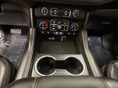 Used 2021 Chevrolet Suburban RST w/ Luxury Package image 29