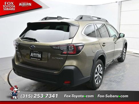 Used 2023 Subaru Outback Premium image 13