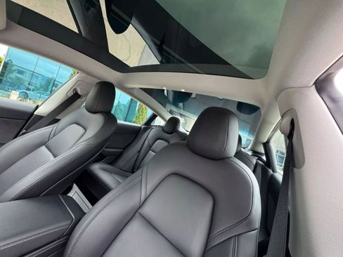 Used 2022 Tesla Model 3 image 10