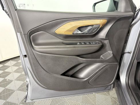 Used 2020 GMC Terrain SLE w/ Driver Convenience Package FWD image 8