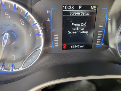 Used 2018 Chrysler Pacifica Touring Plus w/ Tire & Wheel Group FWD image 20