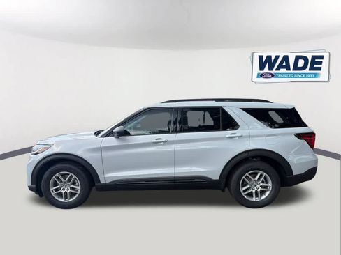 New 2026 Ford Explorer Active RWD image 8