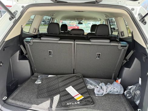 New 2026 Volkswagen Atlas SE FWD image 29