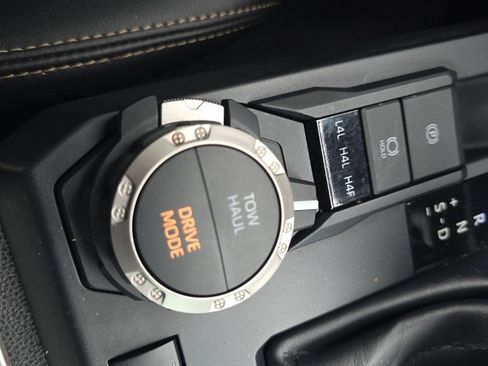 Used 2024 Toyota Tacoma Limited image 24