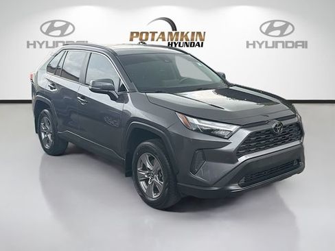 Used 2024 Toyota RAV4 XLE w/ Convenience Package FWD image 3