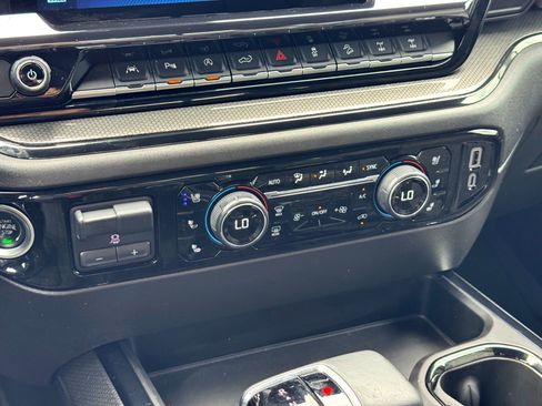 Used 2024 Chevrolet Silverado 1500 ZR2 w/ Technology Package image 28