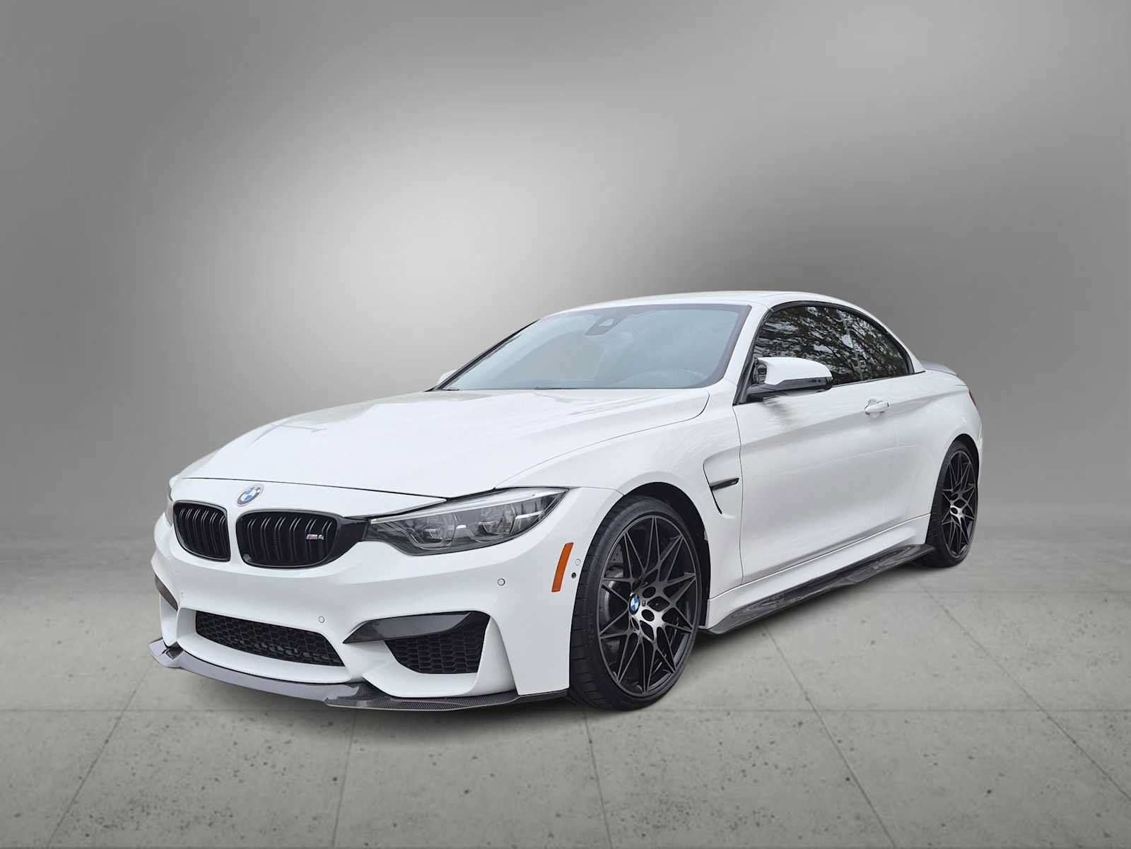 Used 2018 BMW M4 Convertible RWD image 4