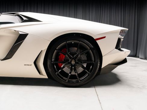 Used 2015 Lamborghini Aventador LP 700-4 image 50