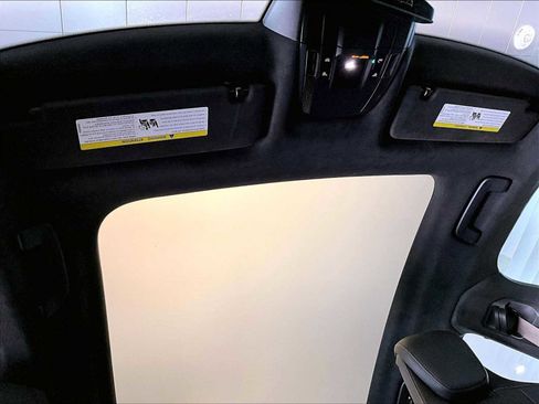 Used 2025 Porsche Taycan Turbo image 25