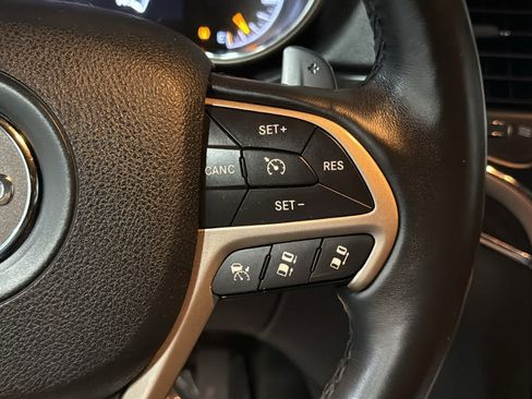 Used 2014 Jeep Grand Cherokee Limited w/ Luxury Group II AWD/4WD image 13
