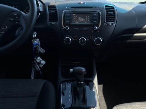 Used 2017 Kia Forte LX w/ LX Popular Package image 21