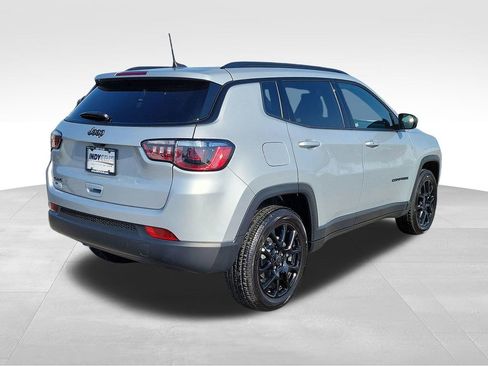 New 2026 Jeep Compass Latitude image 4