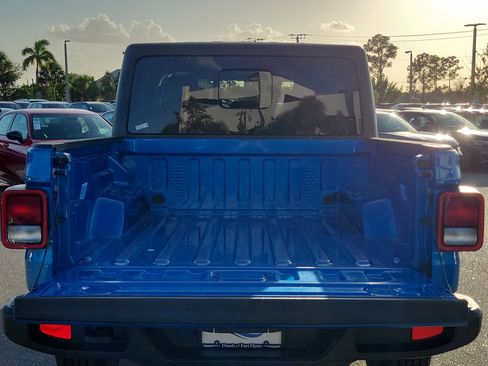 Used 2022 Jeep Gladiator Sport image 13