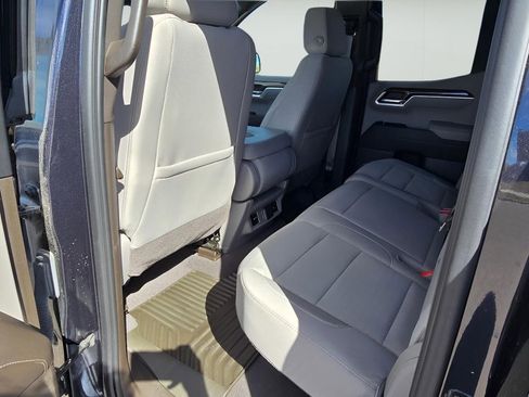 Used 2023 Chevrolet Silverado 1500 LT image 27