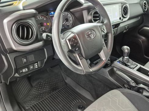 Used 2022 Toyota Tacoma TRD Off-Road w/ Technology Package AWD/4WD image 11