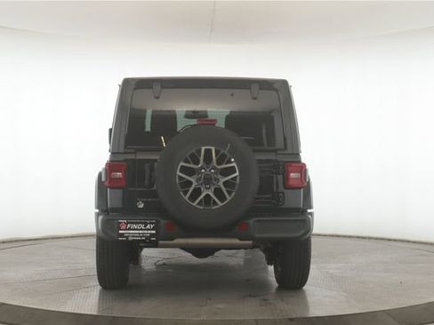 Used 2026 Jeep Wrangler Sahara image 11