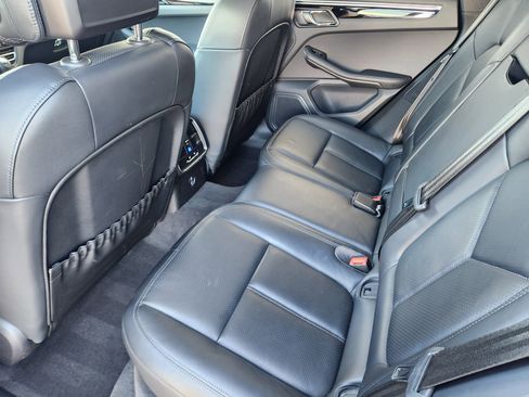 Used 2024 Porsche Macan image 32