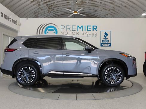Used 2024 Nissan Rogue Platinum w/ Platinum Premium Package FWD image 25