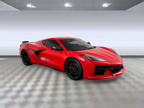 Used 2025 Chevrolet Corvette Z06 RWD image 7
