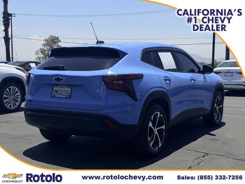 Used 2024 Chevrolet Trax RS w/ Sunroof Package FWD image 6