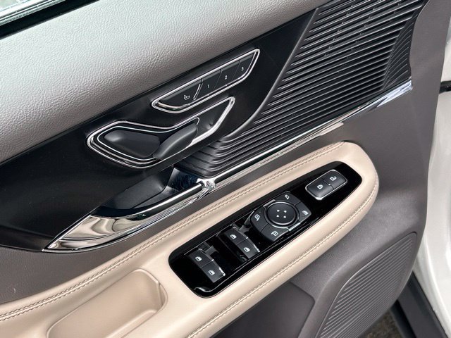 Used 2022 Lincoln Corsair AWD w/ Equipment Group 101A image 26
