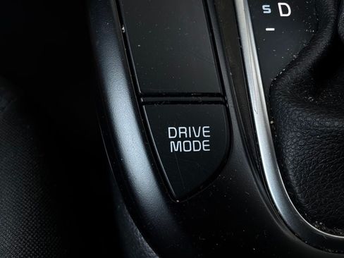 Used 2025 Kia Soul LX w/ LX Technology Package FWD image 22