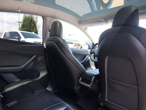 Used 2020 Tesla Model Y Long Range AWD/4WD image 19