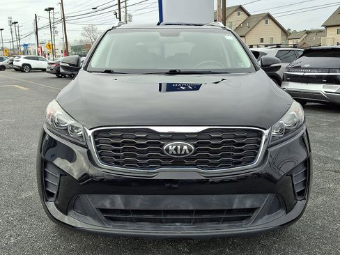 Used 2019 Kia Sorento LX w/ LX Convenience Package image 2