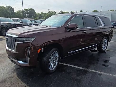 Certified 2023 Cadillac Escalade ESV Premium Luxury Platinum w/ LPO, Radiant Package AWD/4WD image 4
