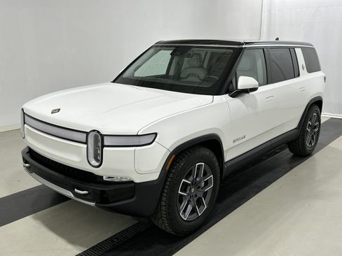 Used 2024 Rivian R1S Adventure AWD/4WD image 1