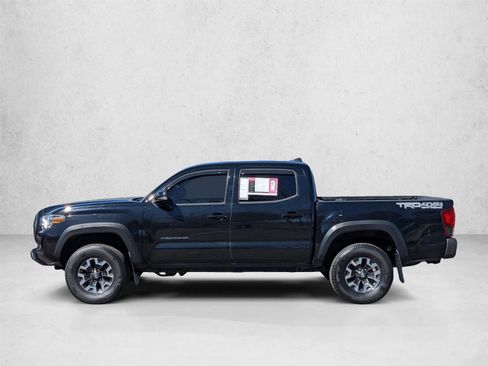 Used 2019 Toyota Tacoma TRD Off-Road AWD/4WD image 9