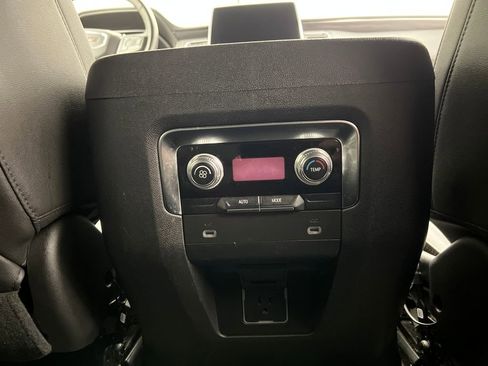 Used 2023 GMC Yukon SLT image 34