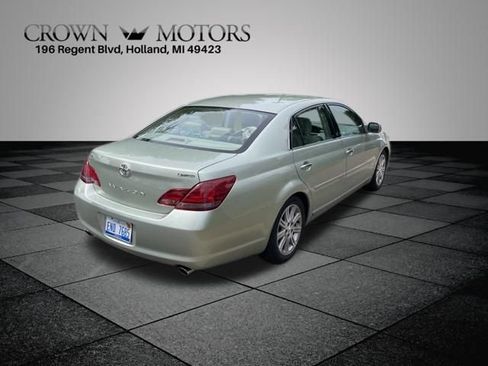 Used 2008 Toyota Avalon Limited FWD image 3