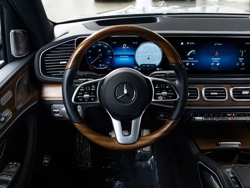 Used 2022 Mercedes-Benz Maybach GLS 600 4MATIC image 13