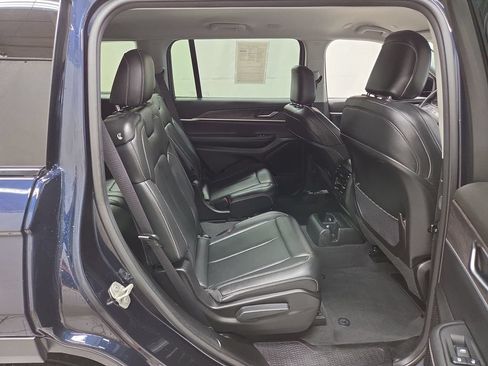 Used 2023 Jeep Grand Cherokee L Limited AWD/4WD image 11
