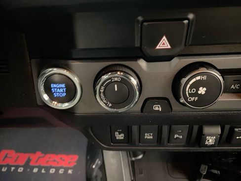 Used 2020 Toyota Tacoma TRD Sport w/ Technology Package AWD/4WD image 19