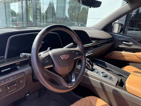 Used 2023 Cadillac Escalade Sport AWD/4WD image 4