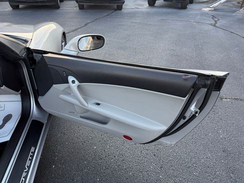 Used 2007 Chevrolet Corvette Convertible w/ Preferred Equipment Group image 13