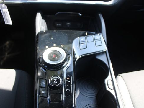 Used 2023 Kia Sportage LX AWD/4WD image 33