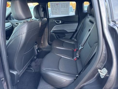 Used 2023 Jeep Compass Latitude image 18