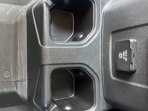 Used 2023 Jeep Gladiator Sport AWD/4WD image 40