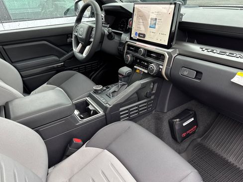 New 2025 Toyota Tacoma TRD Off-Road image 15